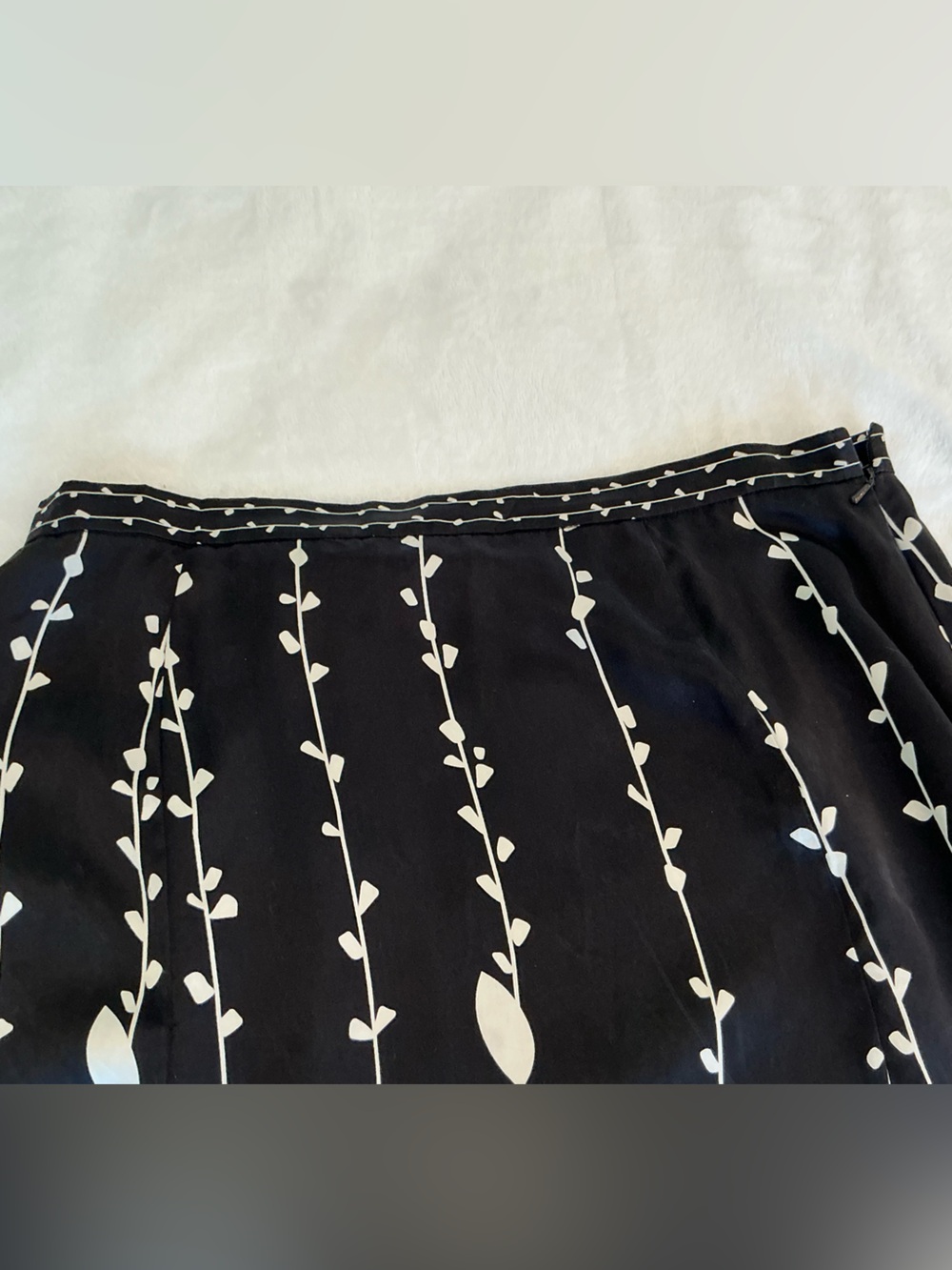 Talbots Petites Pure Silk Floral Print A-Line Skirt Size 12P Black Pink - Picture 10 of 13